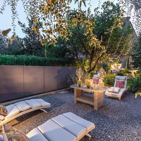 Amazing Near Villa Montecarlo