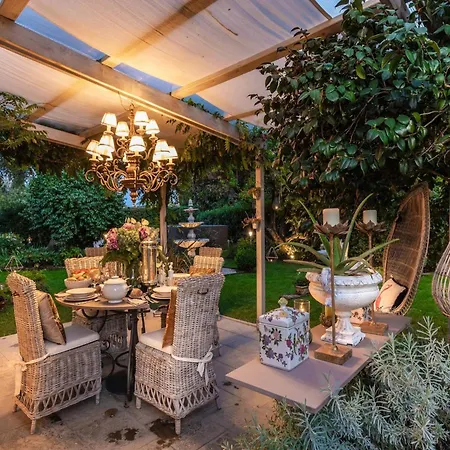 Villa Amazing Near